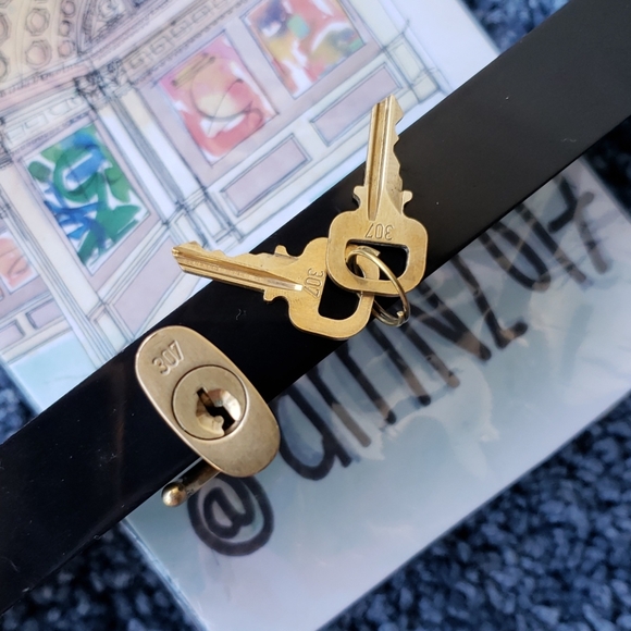 Louis Vuitton Lock & 2 Keys - LV Padlock - Picture 3 of 7